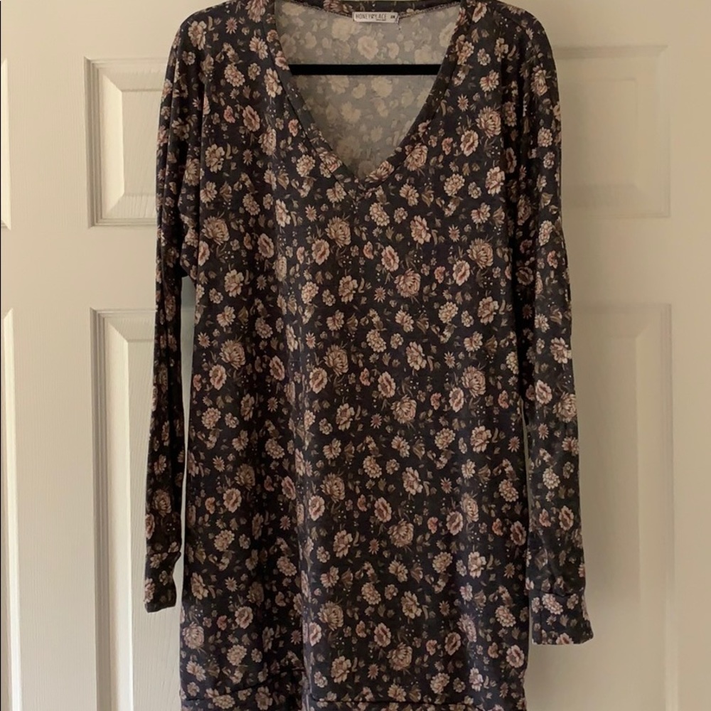 Piphany / Honey and Lace Highland V sweater